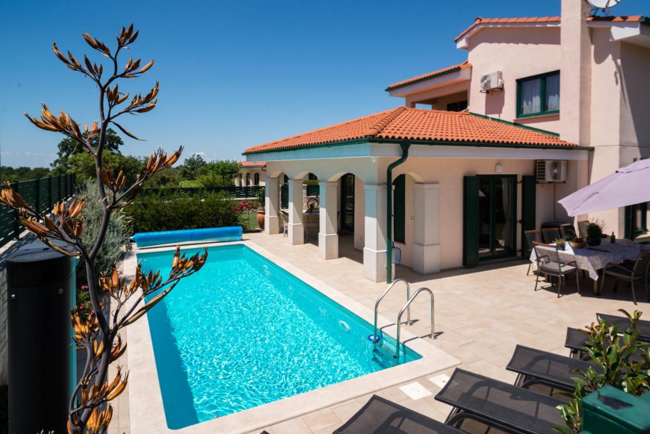 Villa Luciana Spa House, Buje Exteriér fotografie